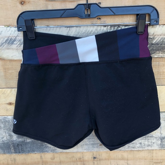 Lululemon || Shorts Size 4 - Picture 4 of 5
